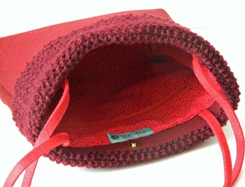 Felt & knitted shoulder bag