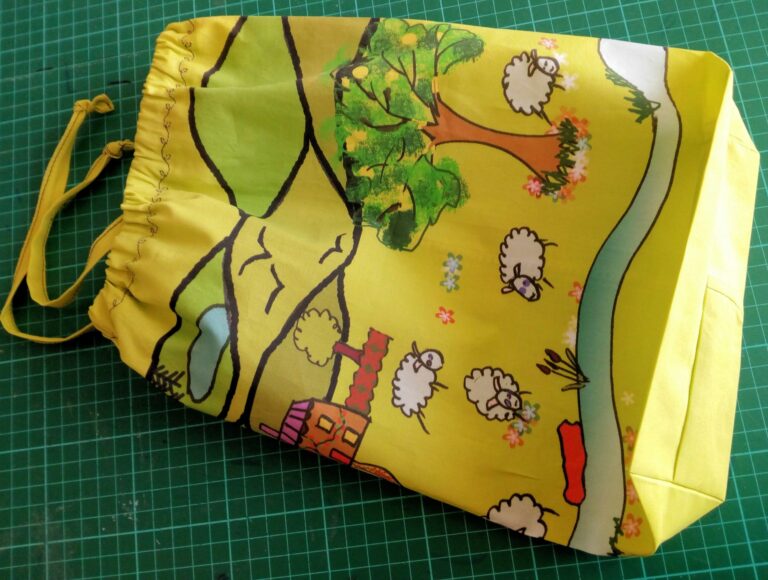 Fat quarter drawstring bag