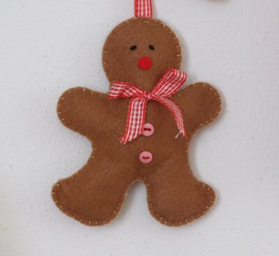 Gingerbread man DIY sewing kit + free gift - Image 2