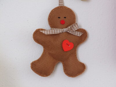 Gingerbread man DIY sewing kit + free gift - Image 5