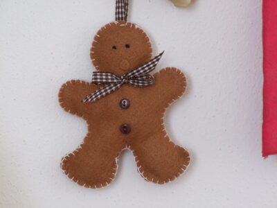 Gingerbread man DIY sewing kit + free gift - Image 4