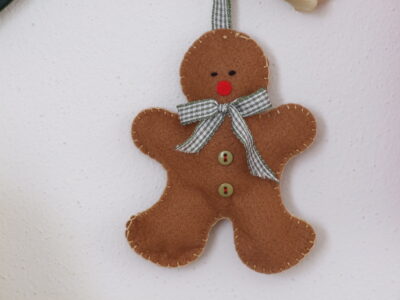 Gingerbread man DIY sewing kit + free gift - Image 3