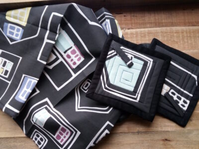 Kitchen apron set with matching pot-holders & kitchen cloth - Image 3