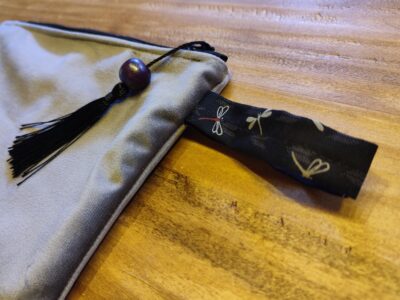 Soft velvet zippered pouch with tassel - Image 4