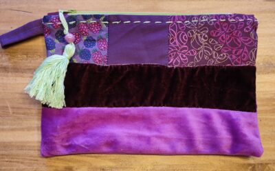 Random patchwork zippered pouch with tassel - Image 4