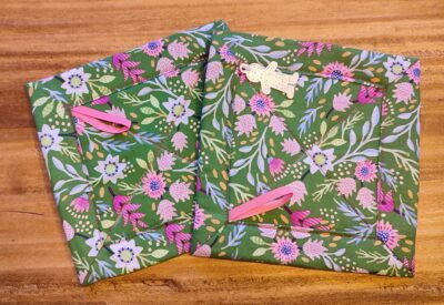 Pretty green & floral pot-holders