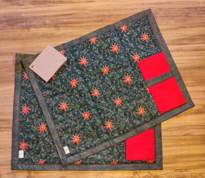 Set of two quilted placemats in Christmas theme
