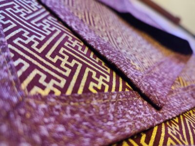 Set of four textile placemats - Image 2
