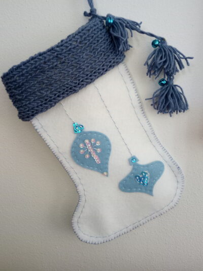 Christmas stockings in felt with applique decorations - Image 5