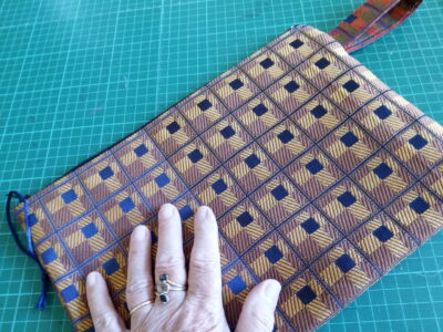Jacquard zippered pouches - Image 2