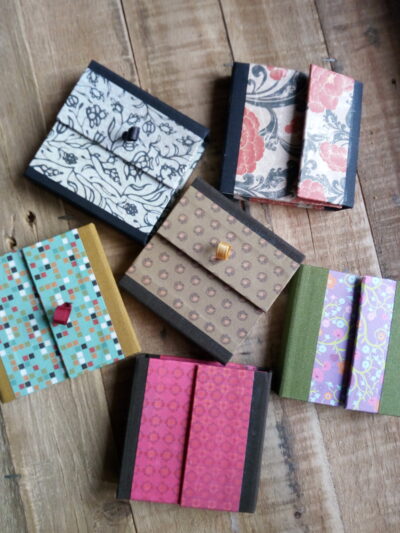 Post-it holder in cardstock and designer paper