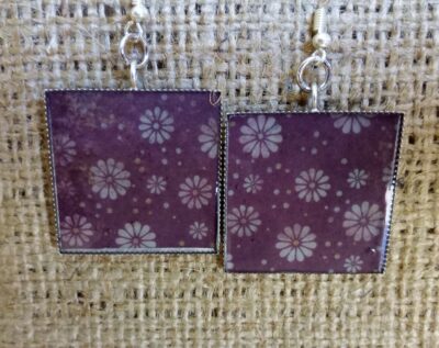 Vintage theme square earrings - Image 2